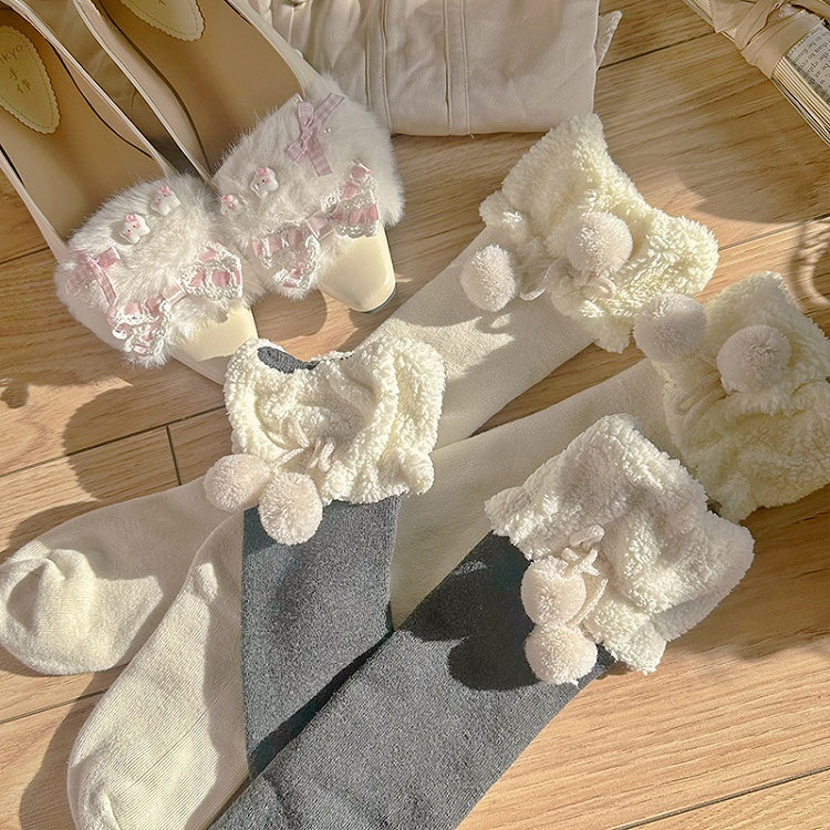 Lolita Beige/Graue Wadensocken mit Pompons und Plüschbesatz