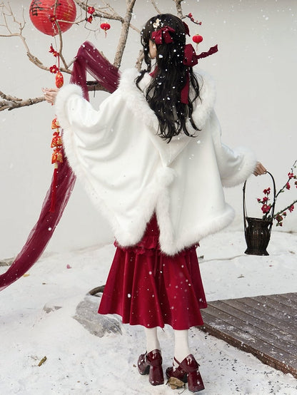 取り外し可能なビーズチェーン付き、赤い新年の蝶のマーメイドヘムチャイナドレス