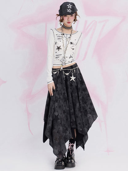 Weißes, kurzes Top mit Rundhalsausschnitt und Sternenmuster