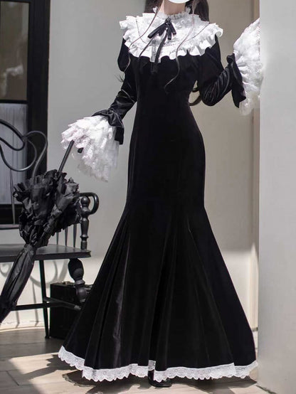 Bell with Gothic Sleeves Mermaid Velvet Black Dress Layered Elegant Lace