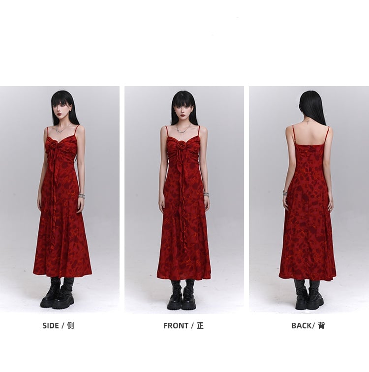 レッドのスウィートハートネックライン、カスケーディングフリル、フローラルキャミドレス