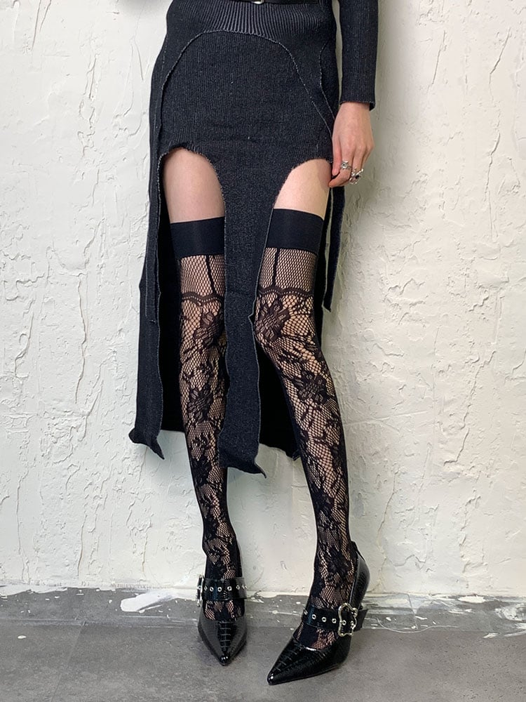 黒の透かし彫り花柄オーバーニーストッキング