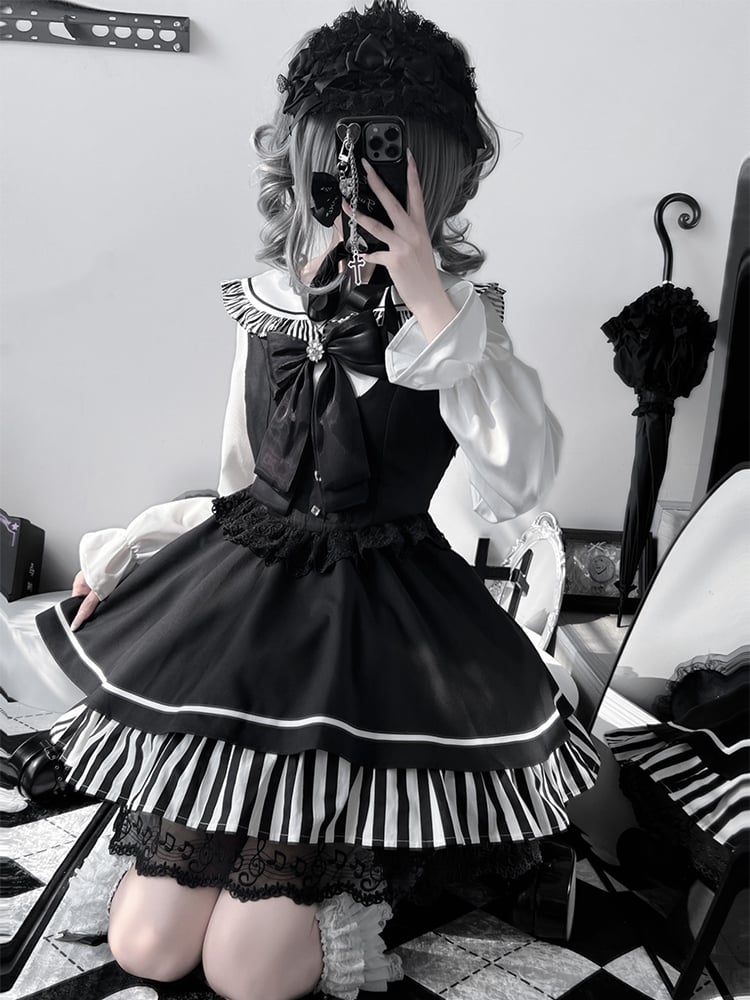 Schwarzes JiraiKei Zweiteiler-Set mit Matrosenbluse und hoher Taille, Spitzenbesatz, Overallkleid