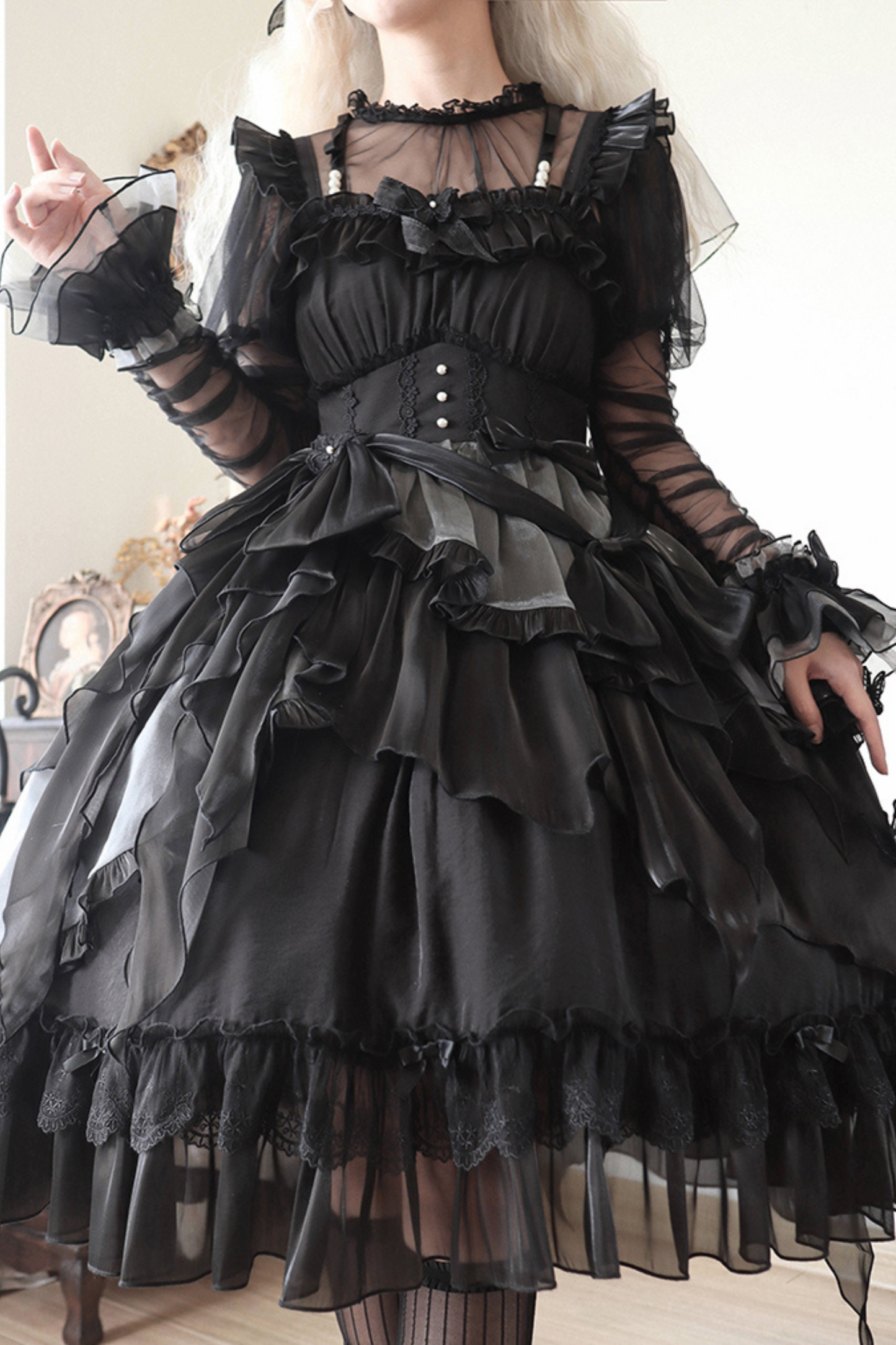 Kleid mit fliegenden großen Lolita-Ärmeln