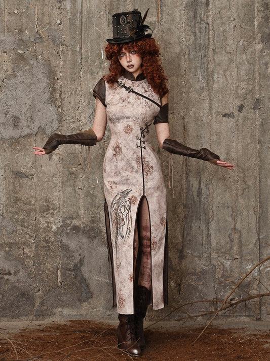 スチームパンクなアシンメトリースリーブのドラゴン刺繍ドレス