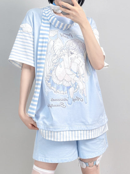 Blaues T-Shirt mit Flügel-Applikationen und Anime-Mädchen-Print und gestreiftem Schal