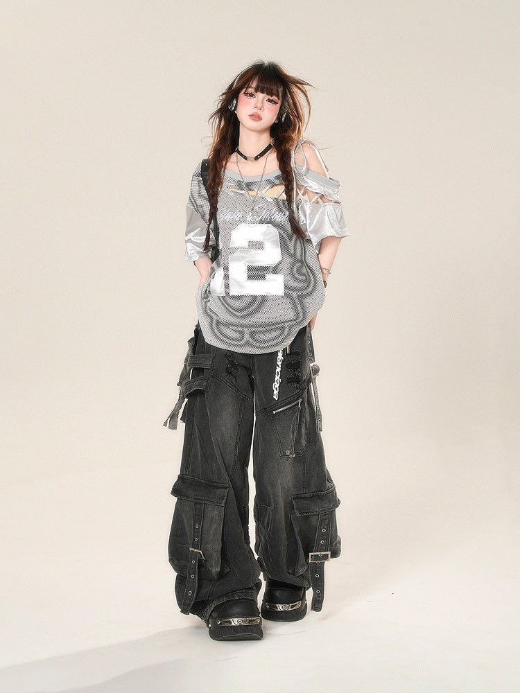 Graues Sport-T-Shirt mit Cut-Outs an der Schulter, Stickerei und Schnürdetail