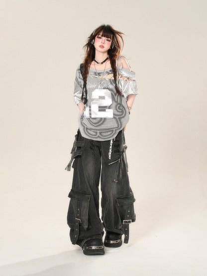 Graues Sport-T-Shirt mit Cut-Outs an der Schulter, Stickerei und Schnürdetail