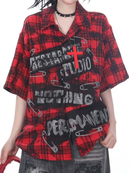 Vintage Red Plaid Short Sleeve Loose-Fit Shirt with Pin and Letter Tag Prints