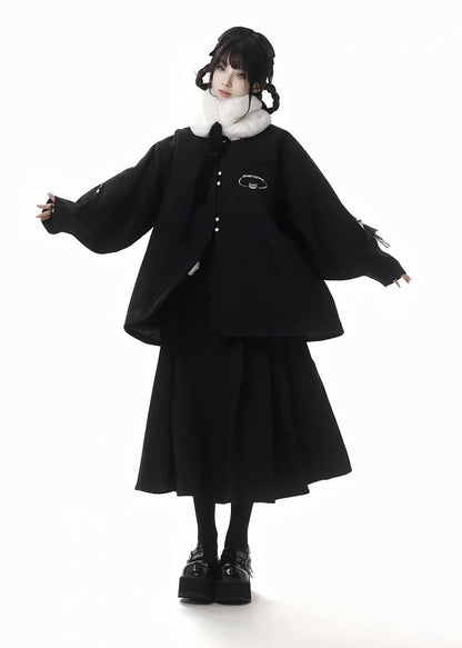 フェイクファーカラーのパンダ柄ブラックコート