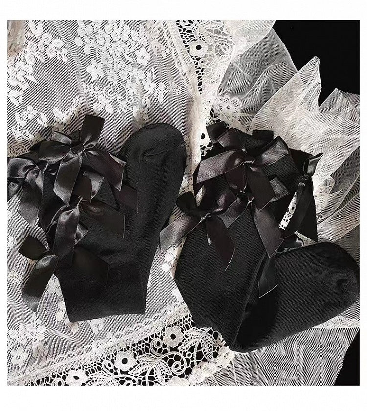 ホワイト/ブラックのリボン、リブトリムのロリータ アンダーニーストッキング