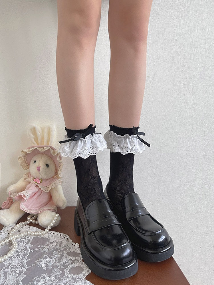 Details Spitzensocken mit Schleife und Hohlsaum in Schwarz/Weiß/Apricot
