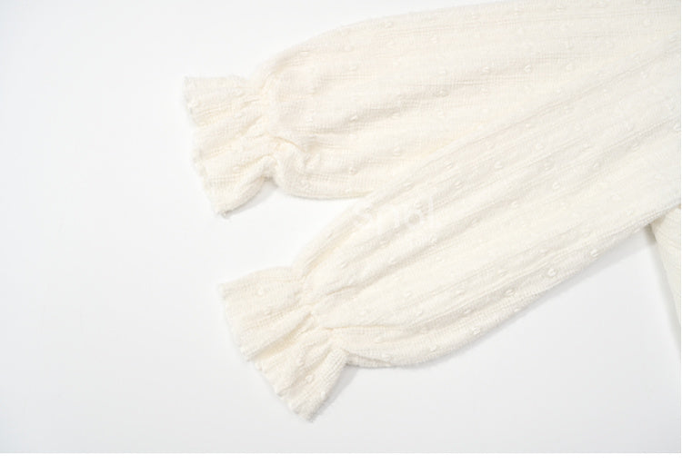 Beiges, langärmliges Oberteil mit Rüschenausschnitt