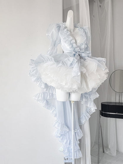 フリル付きロング丈トップス、袖はシアー、裾はカスケーディングヘム、ブルー