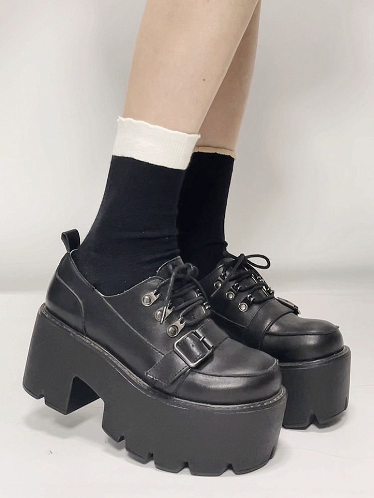 Punk-Schuhe mit Riemenverschluss, Schwarz – Schnür-Plateau-Schnalle