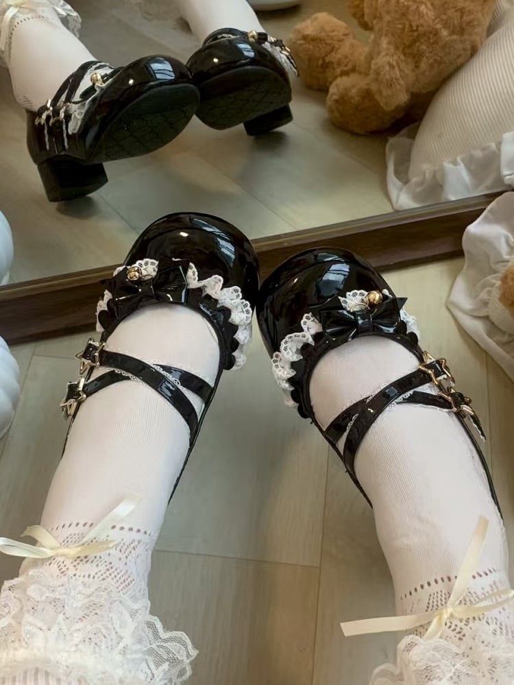 with Janes in Low-heel Mary Clasp Star PU Black