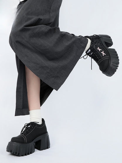 Detailing Preppy with Shoes Chunky Crisscross - Platform Style Lace-Up Design