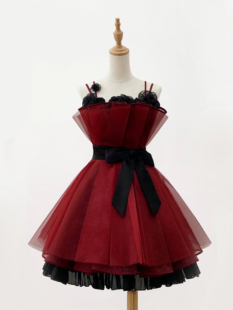 黒のドレス、ネックラインのパーティージャンパー、誕生日ストラップ、花柄の赤とロリータスカート、スパゲッティ
