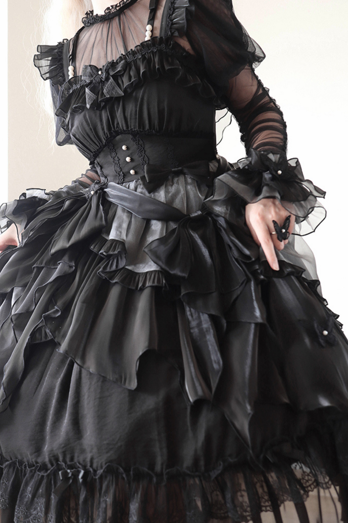 Kleid mit fliegenden großen Lolita-Ärmeln