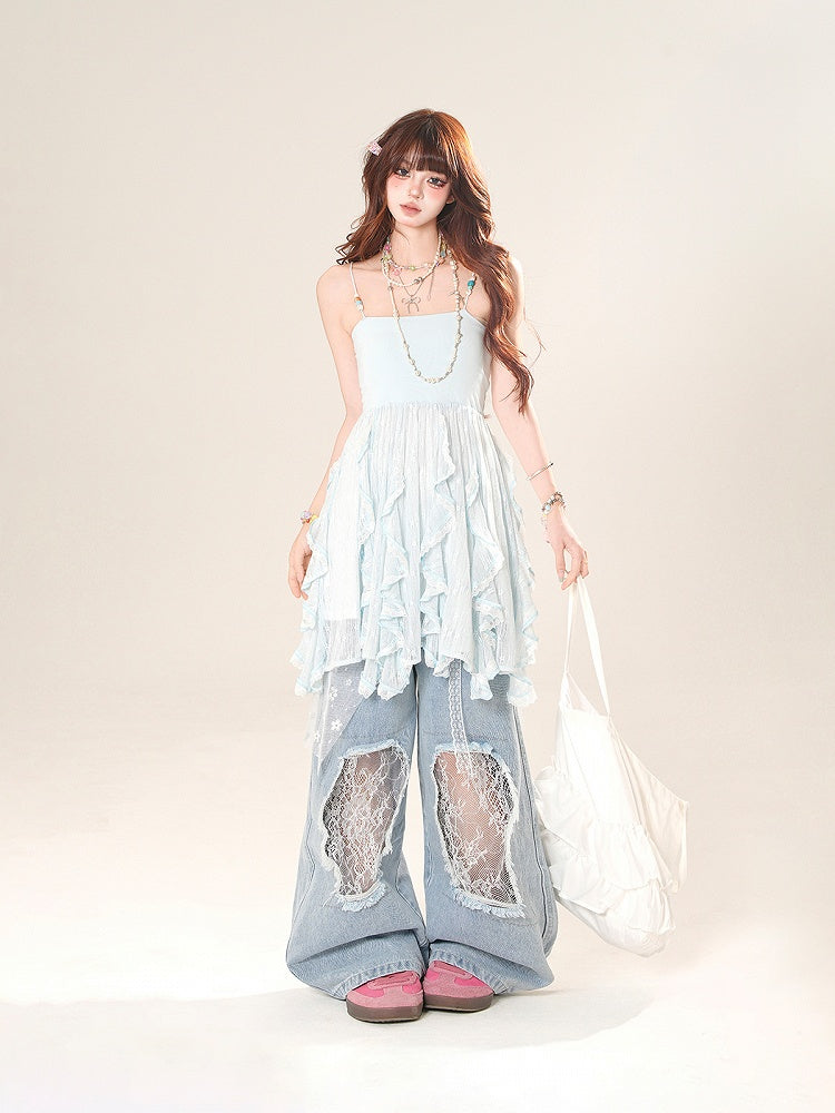 レースウエストアクセサリーパッチ付きブルーローワイドレッグジーンズ（ウエストダメージ加工穴付き）