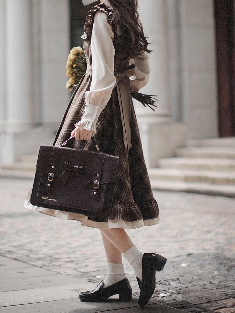 Braunes Kleid mit falschen langen Gürtelärmeln und zweiteiliger karierter Taille