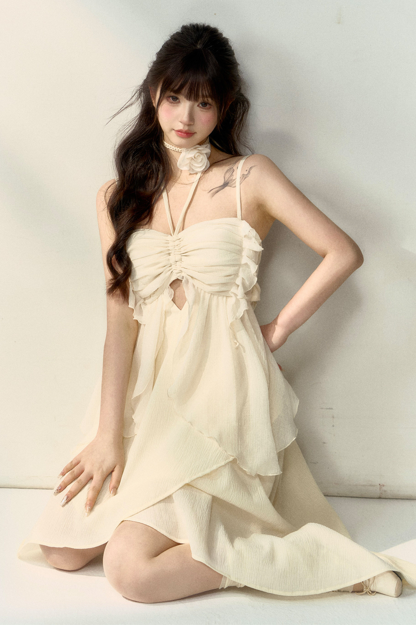 ウィンドネックフレンチ＋シーサイドドレスホルターフラワー