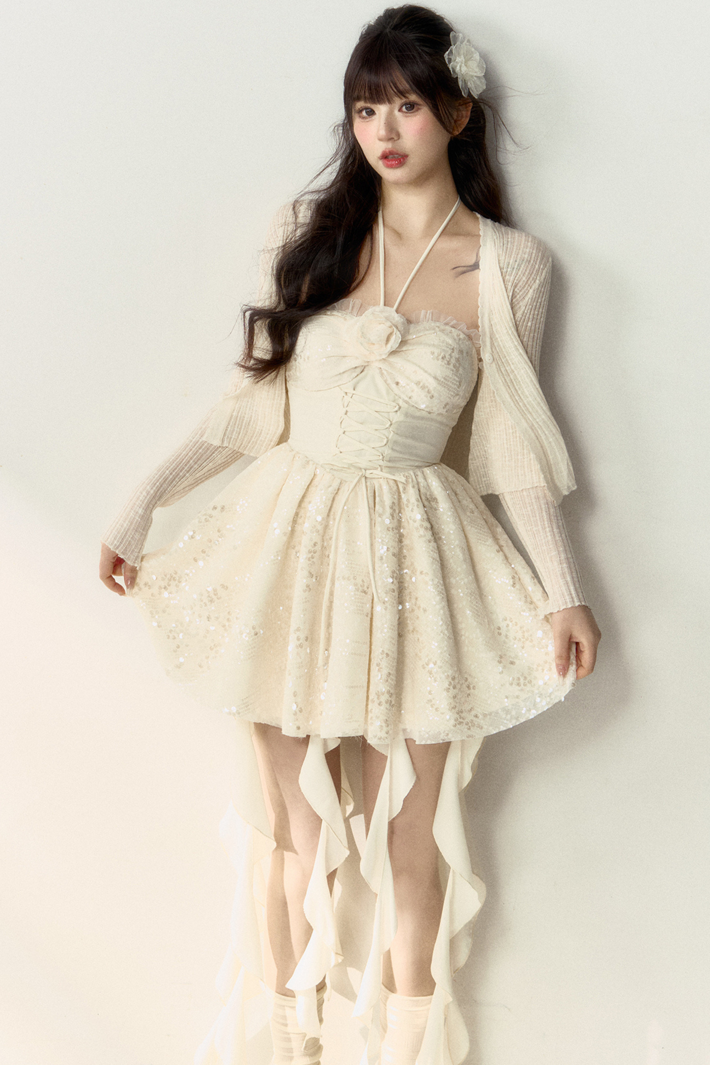 Neckholder-Bankettkleid mit sanftem Pailletten-Ausschnitt