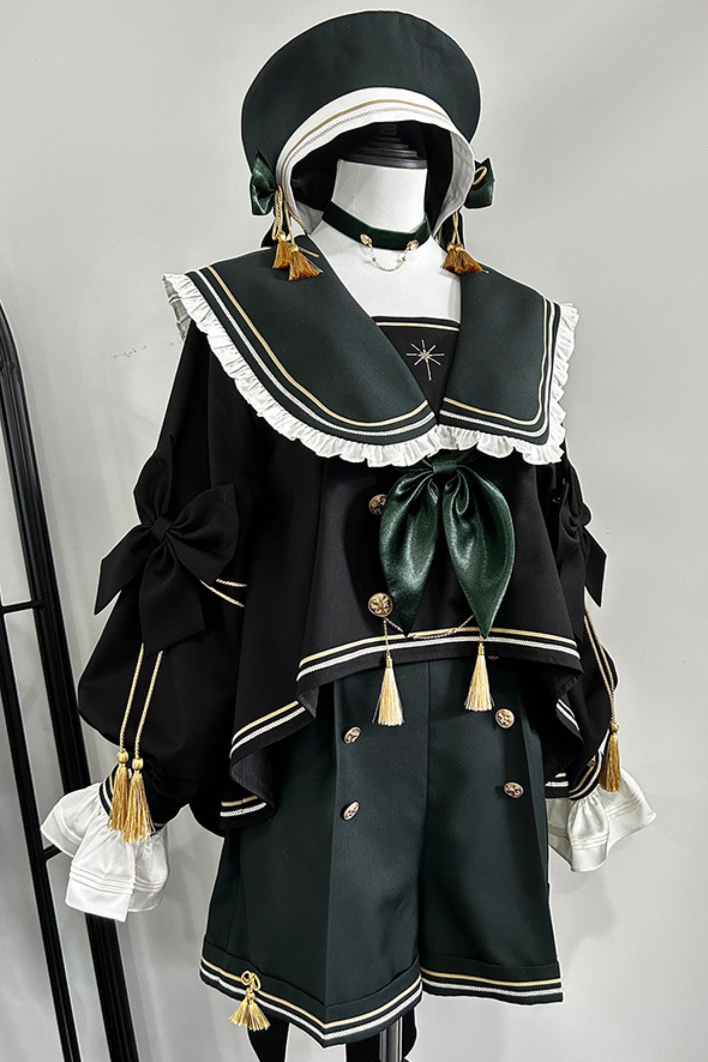Knight Jacket Beret Shorts Choker + Sailor Bird Top Servant