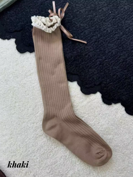 レーストリムの蝶結びカーフソックス