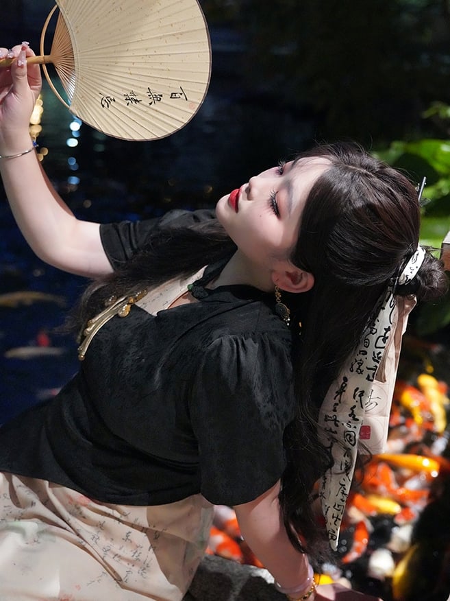 Seitenschlitz Plus Size Qipao Schwarzes Kleid Weiß und