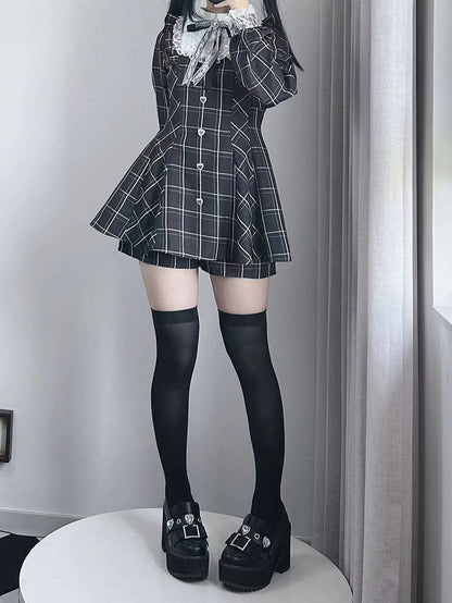 Verziertes Minikleid + Shorts Herzförmige Taille Flatter Jirai Kei Schwarz Weiß Kariertes Set mit hohen Ärmeln
