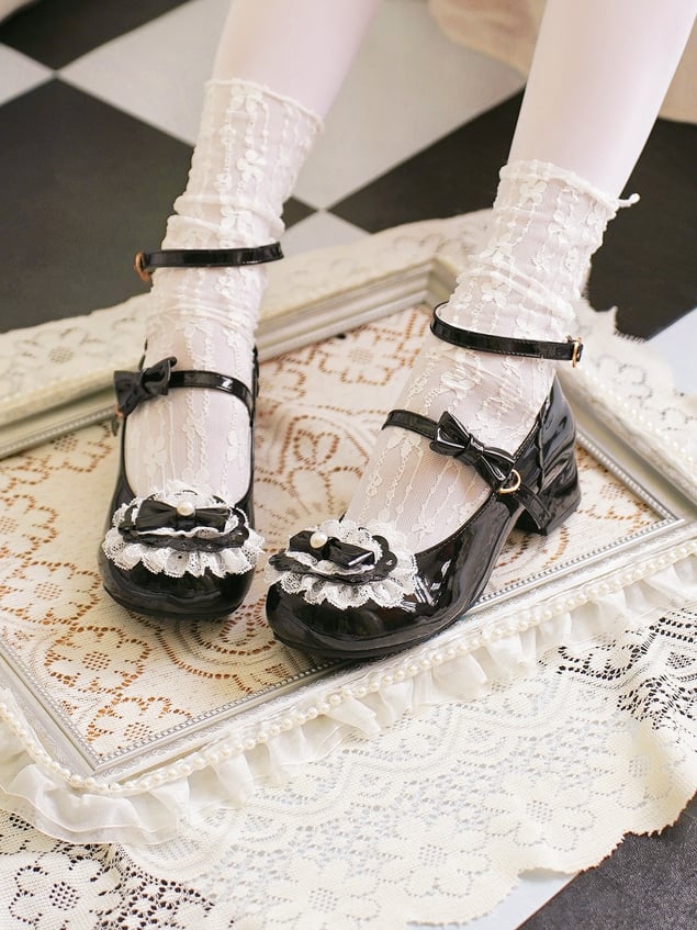 Toe Lace Trim Bow Heart Buckles Shoes at Lolita Black Top Round