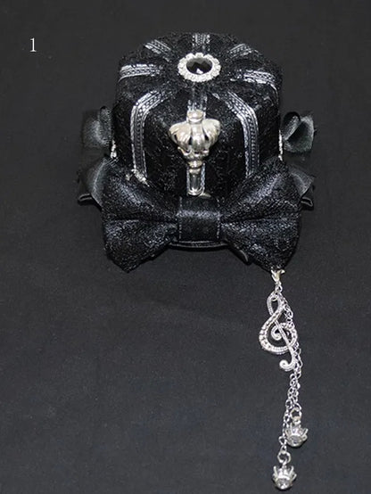 チャームクラウンチェーン付きブラックミニシルバーハットノートとミュージカル