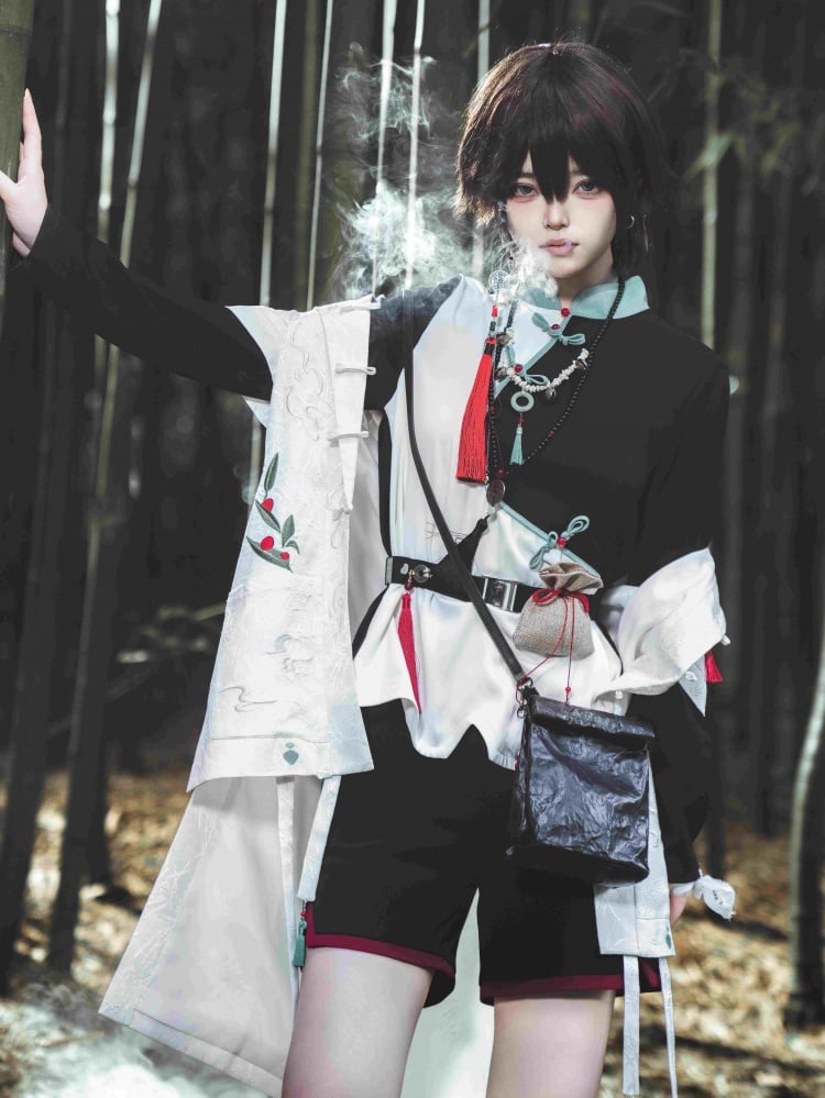 赤い縁取りの袖口が付いた黒王子ロリータショーツ