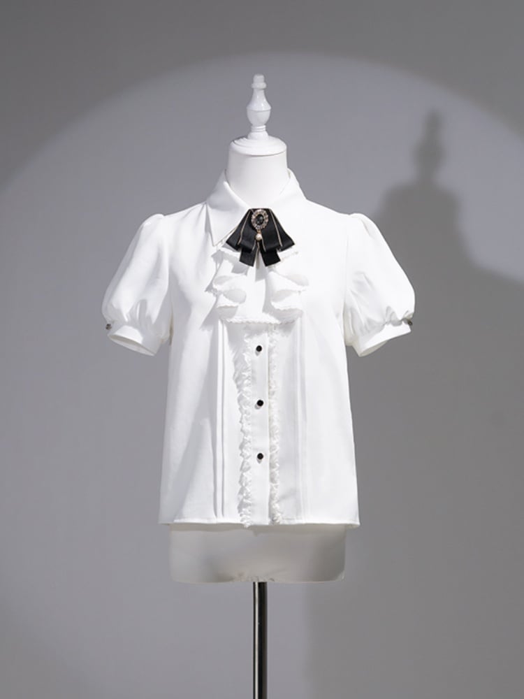 Weiße Lolita Gothic Bluse mit Jabot-Kragen und Puffärmeln und Schleife