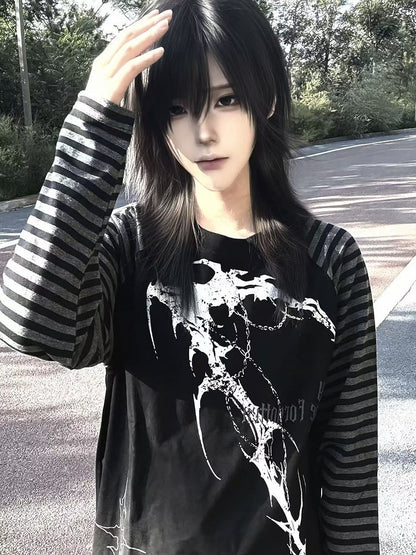 Black/White Graphic Raglan Lettering Prints with Top and Long Sleeves Striped Gothic