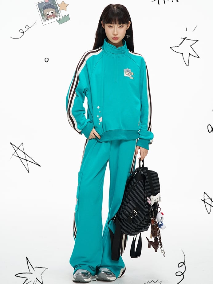 Blaues, sportliches Sweatshirt mit hohem Kragen