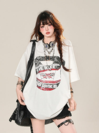 Weißes, lockeres Sport-T-Shirt mit Rundhalsausschnitt und Grafik