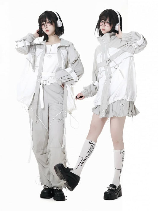 und weiße Techwear-Sonnenschutzjacke mit grauem Saum und Colorblock-Kordelzug