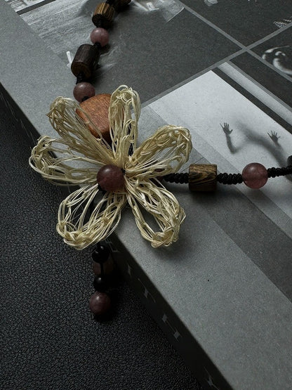 Beaded Necklace with White Floral Ornament - YSHXS