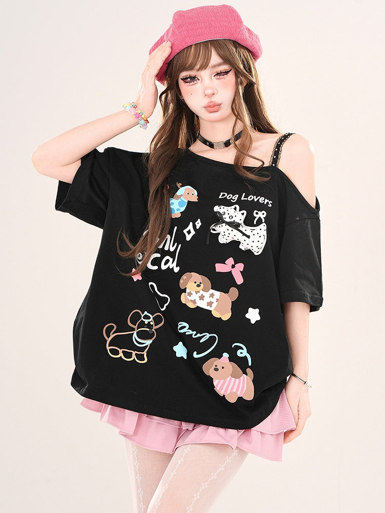 Weiß/Schwarzes lockeres T-Shirt mit asymmetrischem Ausschnitt und Cartoon-Welpen