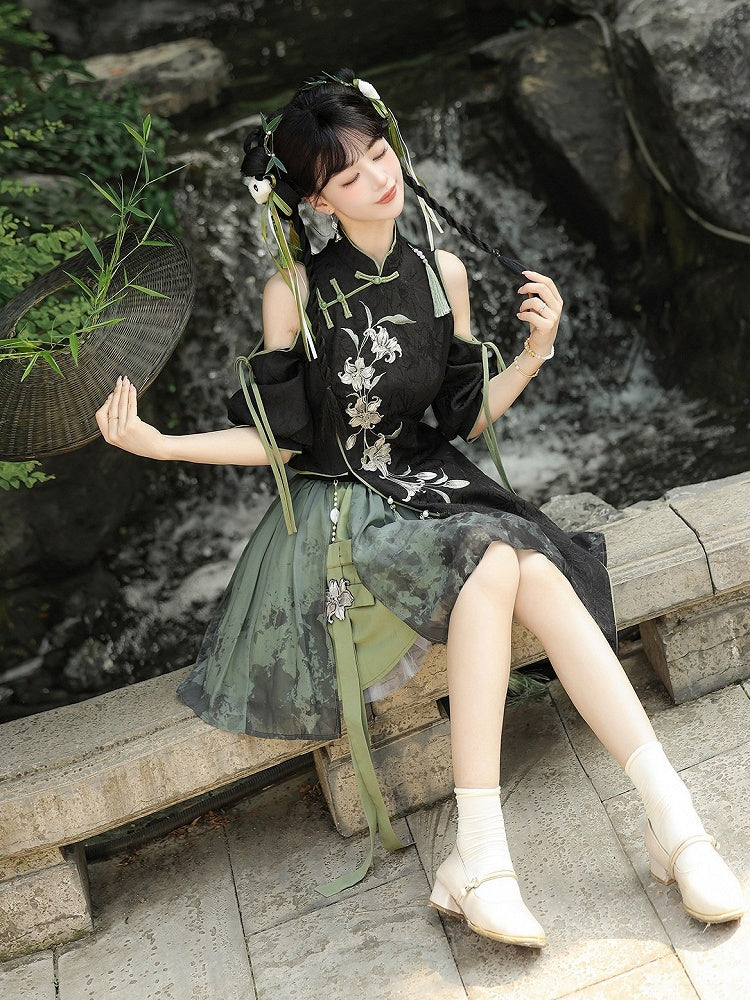 Black & Green Lily Embroidery Asymmetrical Top and Skirt - Han Ru Chu Hanfu & Han-Element Studi