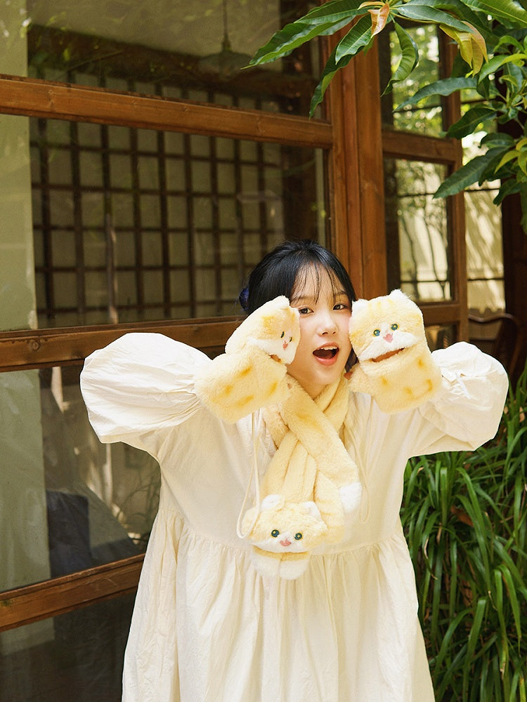 Cremegelbe süße Handschuhe in Katzenform