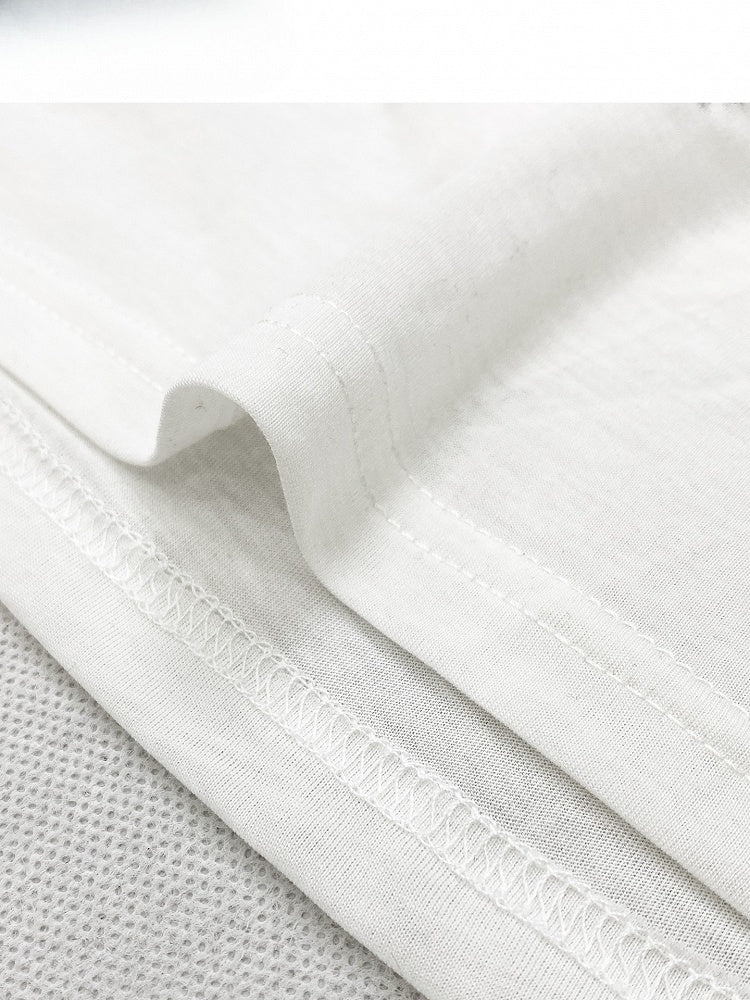 非対称プリントトップス、ネックライン、長袖、ホワイトデザイン