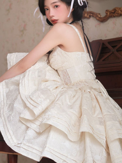 ベージュのフリルトリムブラウストップスセット