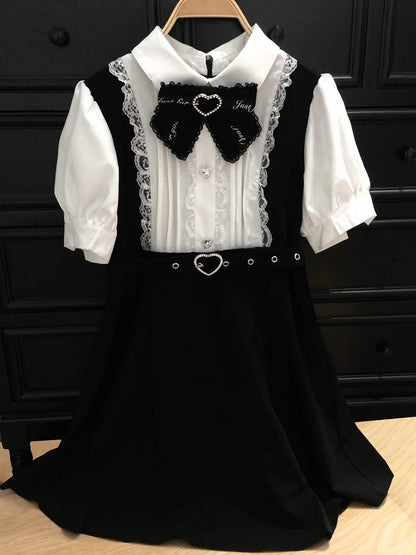 Abnehmbarer schwarzer Overall mit Herzschleife, Jirai-Kleid mit weißer Schnalle, Gürtel in Colorblock-Optik, Krawatte mit Kei-Imitat