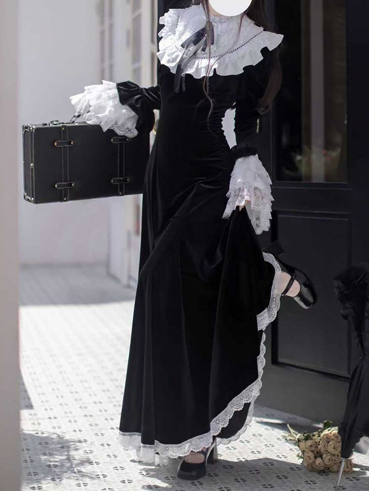 Bell with Gothic Sleeves Mermaid Velvet Black Dress Layered Elegant Lace