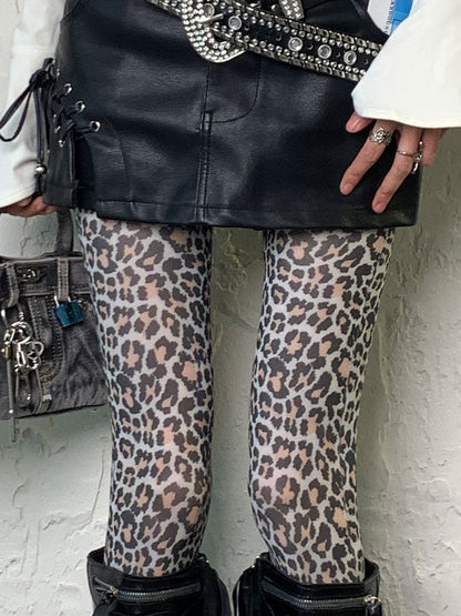 Gothic-Strumpfhose im Leopardenmuster im Y2K-Stil