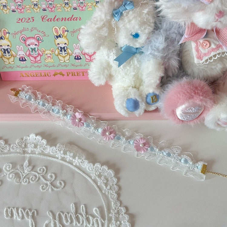Choker mit Blumen- und Perlenverzierung in Pink/Blau