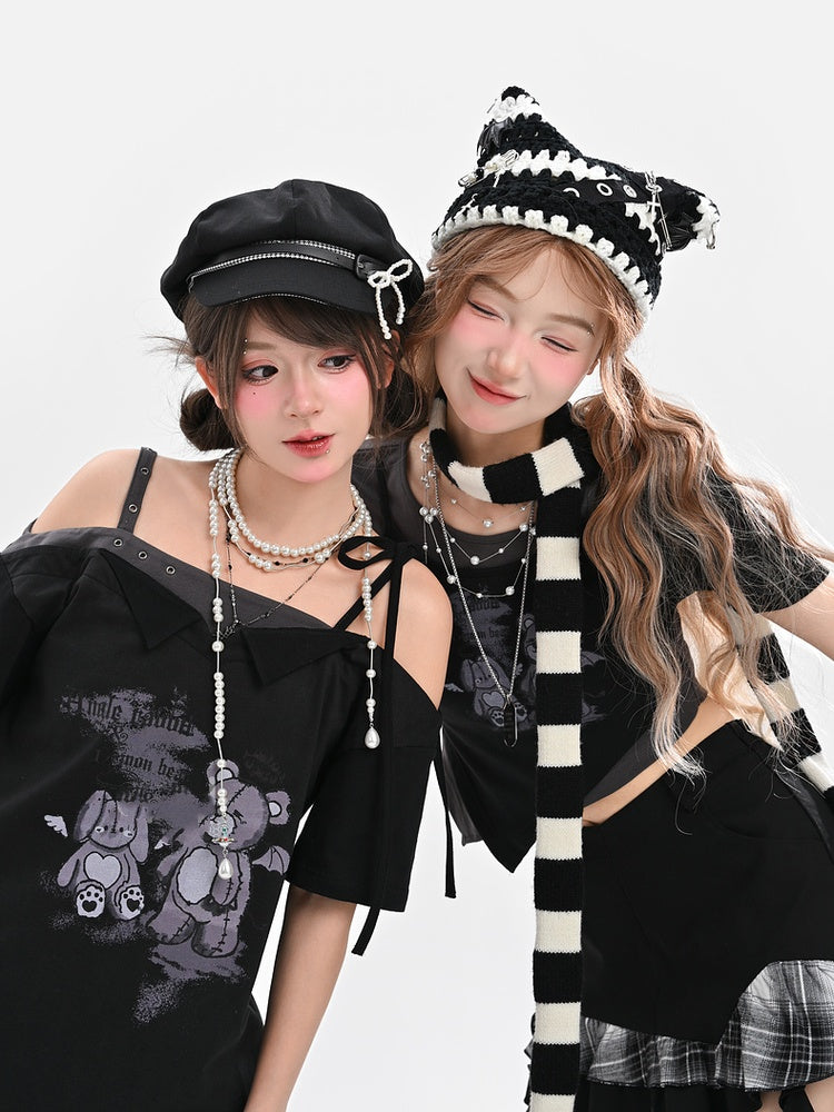 ブラック オフショルダー ネックライン テディベア プリント Tシャツ